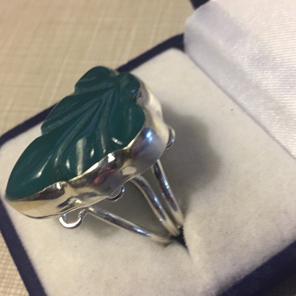 Beautiful carved emerald Agate cut leaf 925 - Picture 5 of 9